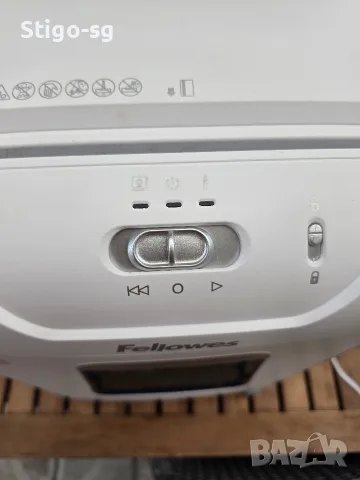 Шредер-Унищожител на документи Fellowes Powershred® 15C, Ръчен, 15 листа, Сross-cut, Бял, снимка 3 - Друго търговско оборудване - 55415755