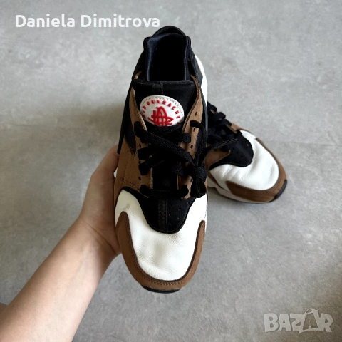 Nike Air Huarache LE в цвят "Bison", снимка 2 - Кецове - 55273969