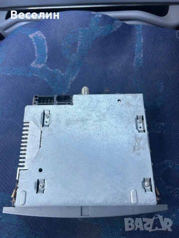 Оригинален CD плейър за Renault , снимка 2 - Аксесоари и консумативи - 54509686