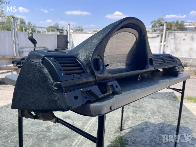Ново шито табло BMW E38