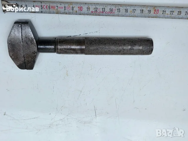 Френски раздвижен ключ, снимка 2 - Ключове - 55326876