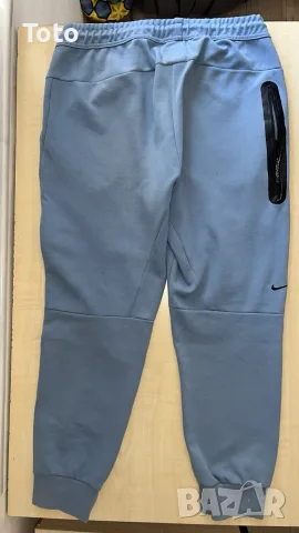 Оригинален панталон Nike Tech Fleece, размер L (Светлосин), снимка 3 - Спортни дрехи, екипи - 55616967
