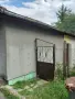 Продавам къща с двор в кв.Драгановец.., снимка 1