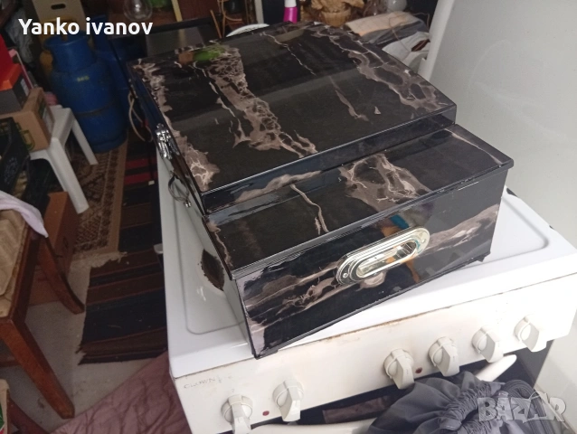 Голяма луксозна кутия за бижута, гримове и други