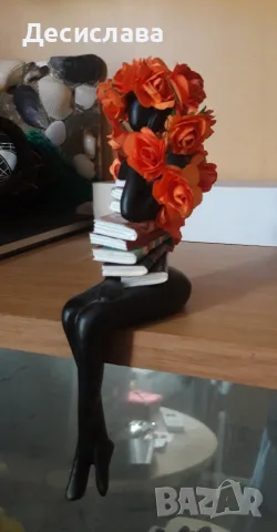 Статуетка жена с книги, снимка 3 - Статуетки - 55493769