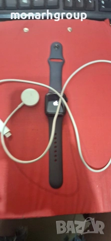 Smart Часовник Apple watch SE/40mm/леки драскотини по стъклото, снимка 2 - Мъжки - 54963083