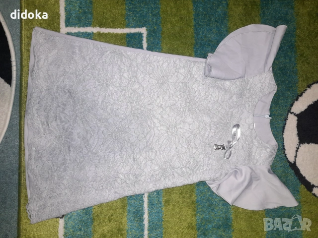 Красива дантелена рокля 