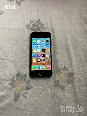 Продавам iPhone SE 2016 
