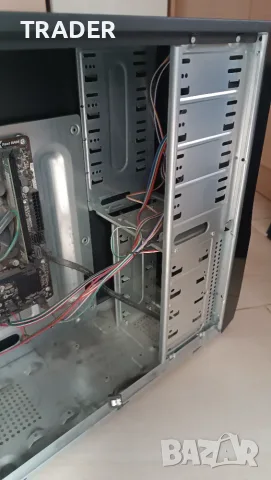 Кутия за настолен компютър  Tower и Middle tower компютърна кутия , снимка 6 - Захранвания и кутии - 40490671