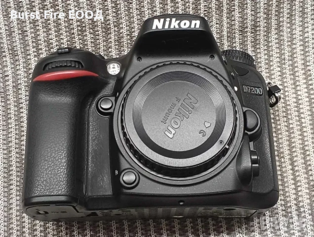 Фотоапарат и обектив Nikon D7200 AF-S NIKKOR 18-135mm + Грип, снимка 2 - Фотоапарати - 54948217
