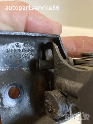 Дръжка за отваряне на предния капак отпред за Mercedes W220 S500 (2003), снимка 2 - Части - 54180038