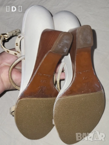 LOUIS VUITTON оригинални сандали 37,5, снимка 7 - Сандали - 55063426