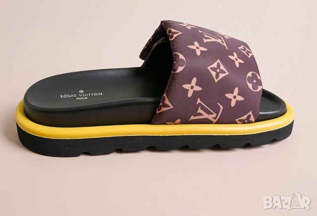 луксозните дамски чехли Louis Vuitton Pool Pillow Flat Comfort Mule номер 36, снимка 8 - Чехли - 55226012