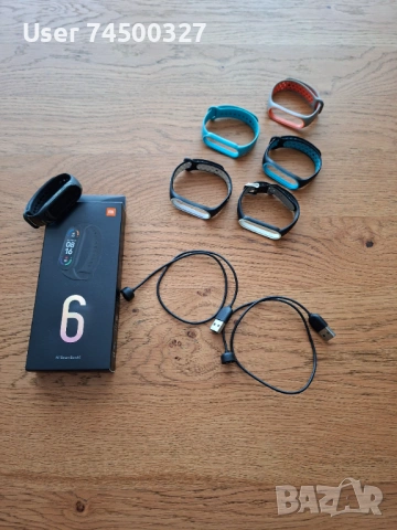 Фитнес гривна Xiaomi Mi Smart Band 6, като нов + 6 гривни и 2 зарядни