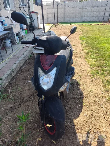 Продавам скутер Кимко Агилити 50
