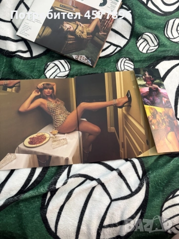 Taylor Swift Midnights jade green vinyl и The life of a showgirl vinyl. , снимка 3 - Грамофонни плочи - 55174567
