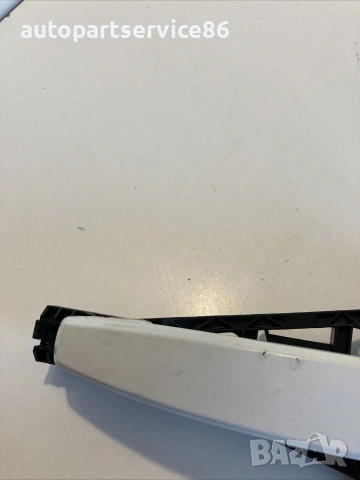 Външна дръжка задна дясна бяла за Vauxhall Astra 1.3 Cdti (2012), снимка 3 - Части - 55012595