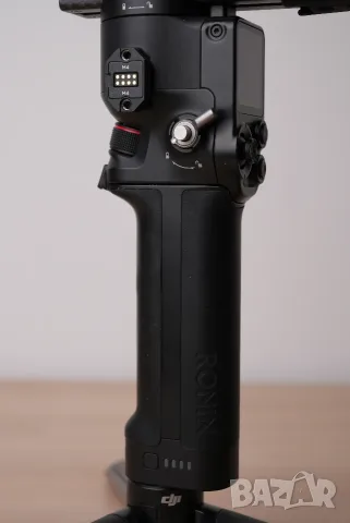 DJI Ronin RS 3PRO Comblo Стабилизатор, снимка 4 - Чанти, стативи, аксесоари - 55430608