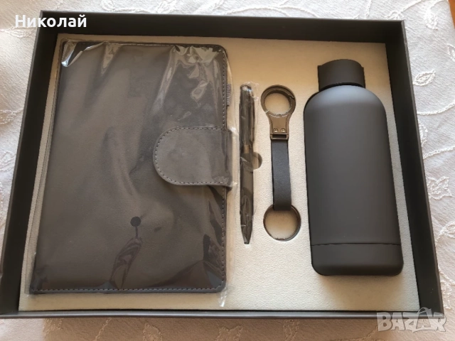 Подаръчен комплект Welcome 4 части– тефтер, химикалка, ключодържател и бутилка за вода в лукс. кутия, снимка 9 - Подаръци за мъже - 55412028