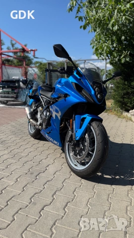 Mотоциклет Suzuki GSX 8R