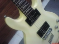     Продавам електрическа  китара- LAG Roxane RS100 (Seymour Duncan Black Winter), снимка 3