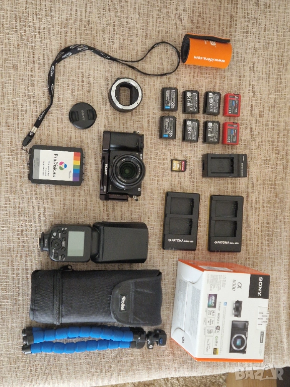 Фотоапарат Sony A6000 + 18-55 + светкавица и аксесоари, снимка 1