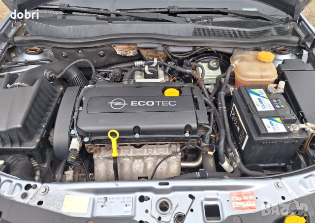 Опел астра 1.6 бензин с климатик фейслифт 2008г., снимка 8 - Автомобили и джипове - 54042439