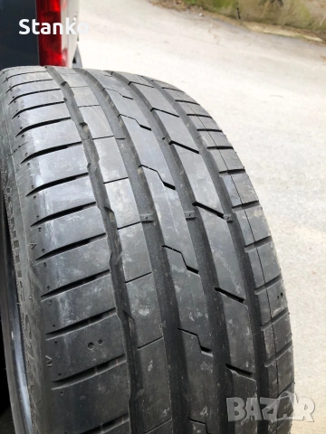 Летни гуми Hankook Ventus S1 evo3  215 45 18 Dot 22г., снимка 3 - Гуми и джанти - 54216876