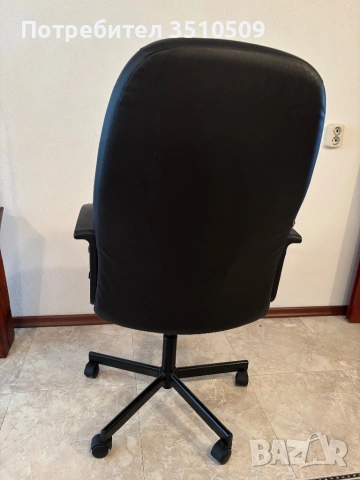 Продавам офис стол – черен, кожен, запазен, снимка 4 - Столове - 54946202