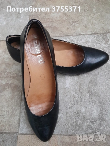 Подарявам обувки 