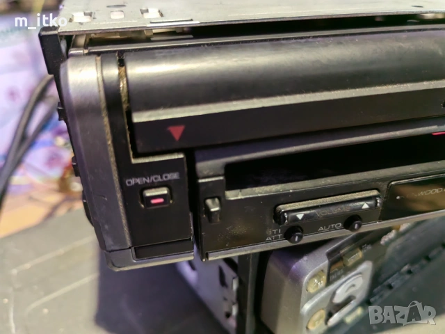 Kenwood KVT-627, снимка 6 - Радиокасетофони, транзистори - 54829875