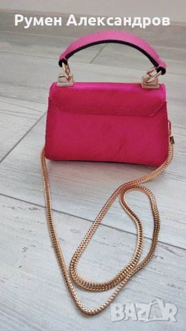 Нова дамска оригинална розова чанта Guess Velina Mini Bag, снимка 16 - Чанти - 55179812