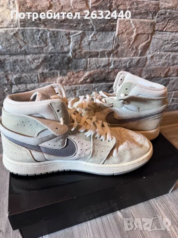 Nike Air Jordan 1 Mid, снимка 2 - Кецове - 54583144