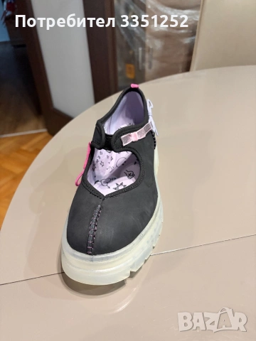 Обувки UGG, снимка 4 - Дамски ежедневни обувки - 54421613