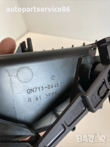Предна лява въздушна решетка (вент) за Mitsubishi Grandis 2.4 / 4G69 (2004) GN711-04450, снимка 2 - Части - 54780432