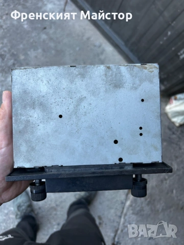 Ретро Радиокасетофон за кола много запазен, снимка 3 - Аксесоари и консумативи - 54126933