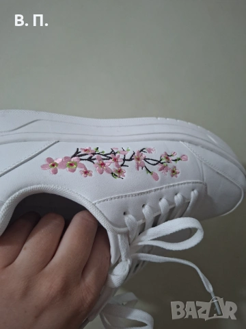 Чисто нови дамски кецове , снимка 2 - Кецове - 54093915