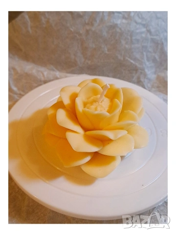 Комплект от две ароматни свещи "Лотос"