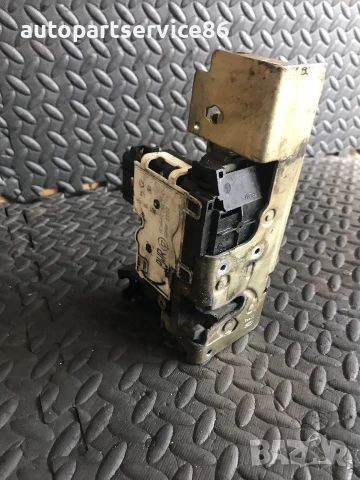 Механизъм за заключване на предна лява врата за Ford Transit Mk7 (2007) YC1A-V21813-CH, снимка 3 - Части - 55068903