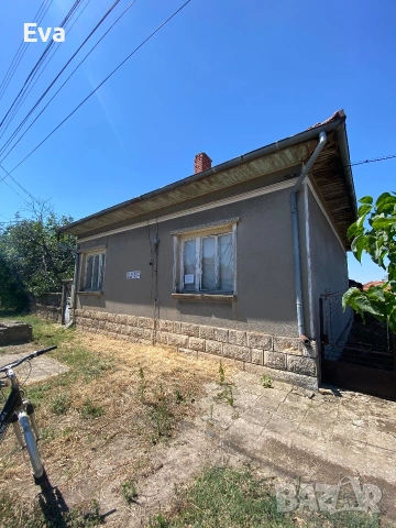 Просторна къща в с. Козар Белене , снимка 2 - Къщи - 54760547