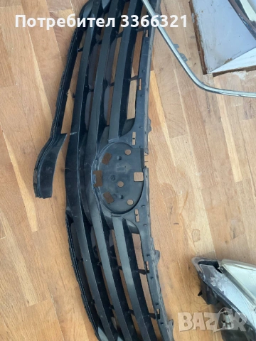 Горна решетка за Toyota Avensis, снимка 2 - Части - 54915339