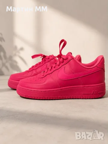 Оригинални дамски маратонки Nike Air Force 1 Low "Fireberry" – Размер 38.5 (24.5 см), снимка 2 - Маратонки - 55485696