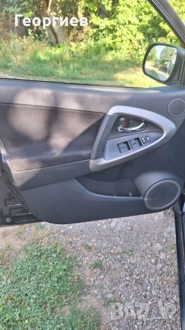 Тойота RAV 4, снимка 8 - Автомобили и джипове - 55087151