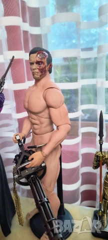 Екшън фигура на Арнолд Terminator800,30 см Battle Demage , снимка 8 - Колекции - 53989547