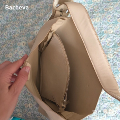 Голяма дамска чанта, снимка 2 - Чанти - 55016942