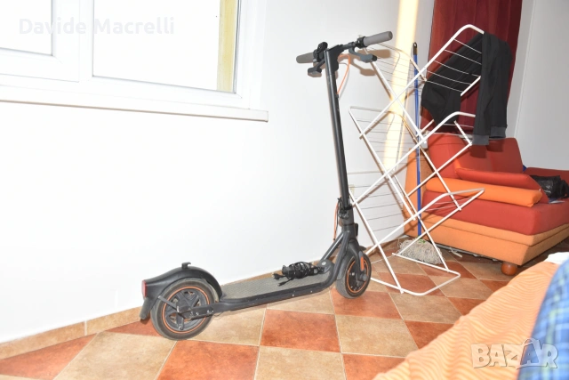 Продавам Segway-Ninebot F40I – с мигачи, гуми 10", отлично състояние, снимка 2 - Велосипеди - 55104713