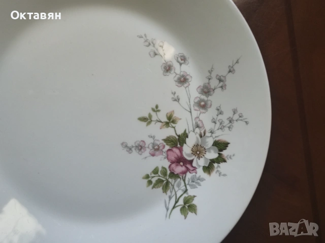 Порцеланов сервиз за хранене, снимка 2 - Сервизи - 54923039