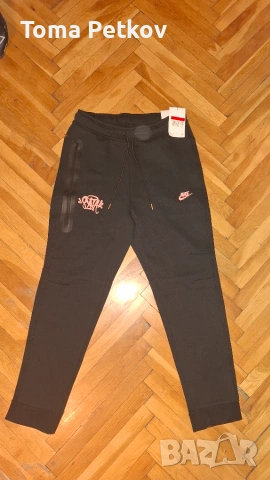 Nike Tech Fleece Syna World[L], снимка 3 - Спортни дрехи, екипи - 55052238