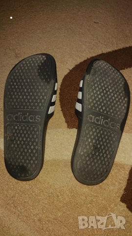 Детски чехли Adidas номер 35, снимка 3 - Детски сандали и чехли - 55123960