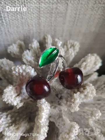 сет брошка и скрънчи с череши, снимка 2 - Аксесоари за коса - 55586252
